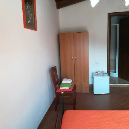 Borgo Degli Amici Farm stay *